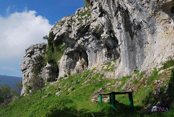 grotta di pietrapiana.JPG